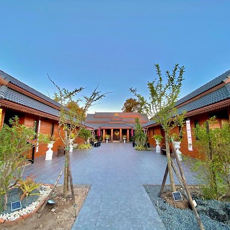 Khum Lanna Boutique Hotel Sisaket Luaran gambar