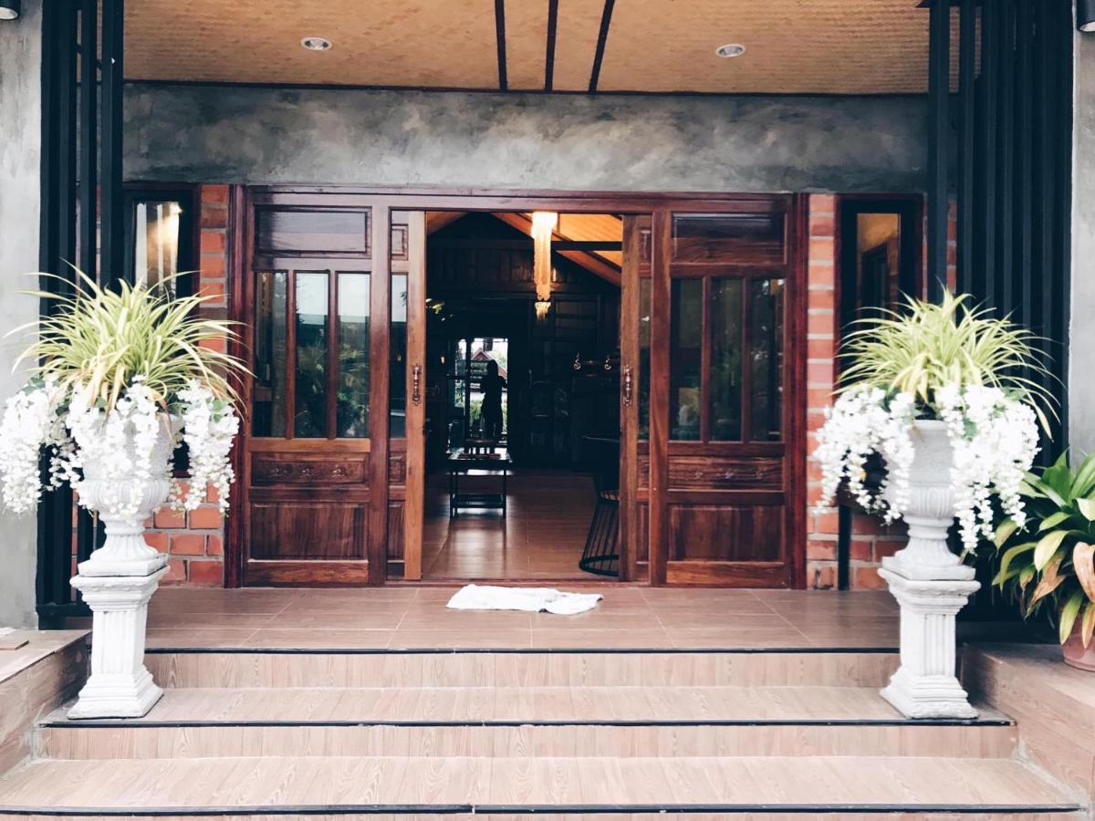 Khum Lanna Boutique Hotel Sisaket Luaran gambar