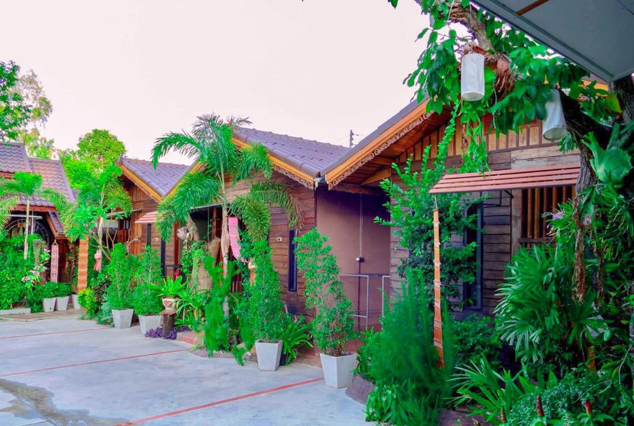 Khum Lanna Boutique Hotel Sisaket Luaran gambar